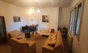 Classic House, 2 Bedrooms | Interior detail - Simplistic Mobile Home in Castiglione del Lago Near Lake (Castiglione del Lago)