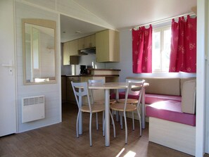 Mobile Home Classique, 2 chambres | Salle de séjour