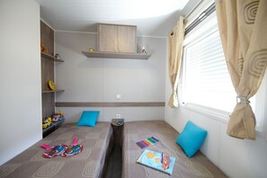 Classic Mobile Home, 2 Bedrooms | 2 bedrooms, individually furnished, bed sheets
