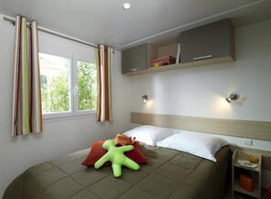 Mobile Home Classique, 2 chambres | 2 chambres, ameublement personnalisé, draps fournis