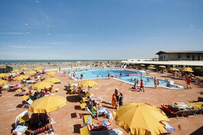 Pool - Mobile Home in the Rosolina-mare With a Shared Pool (Rosolina)
