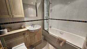 Hair dryer, towels - Crows Nest - sleeps 4 guests  in 2 bedrooms (St Mawes)