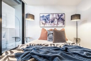 2 chambres, fer et planche à repasser, Wi-Fi gratuit, draps fournis