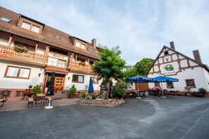 Front of property - Landgasthof Oberschnorrhof (Dammbach)