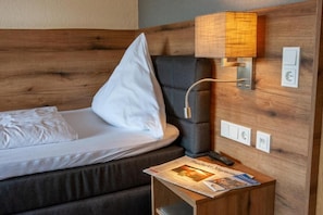 In-room safe, desk, free WiFi