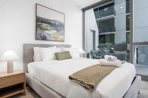 1 habitación, tabla de planchar con plancha, wifi gratis y ropa de cama
