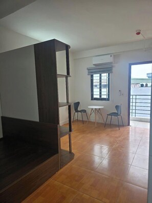 Standard Studio, Balcony, City View | Free WiFi, bed sheets - HB Apartment Me Tri (Nam Tu Liem)
