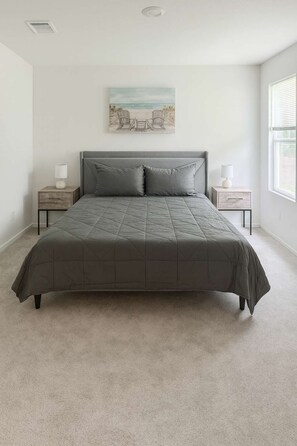 4 bedrooms, desk, iron/ironing board, free WiFi