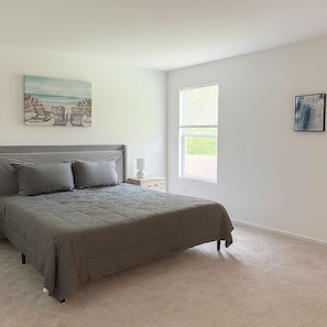 4 bedrooms, desk, iron/ironing board, free WiFi - @ Marbella Lane - Tranquil Escape in Texas Pines (Splendora)