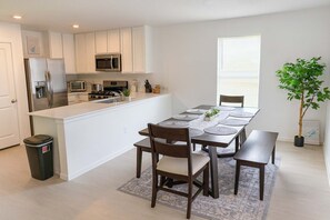 Dining - @ Marbella Lane - Tranquil Escape in Texas Pines (Splendora)