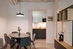 Dining - EASY FLAT SEPTEMBER 20 (Torino)