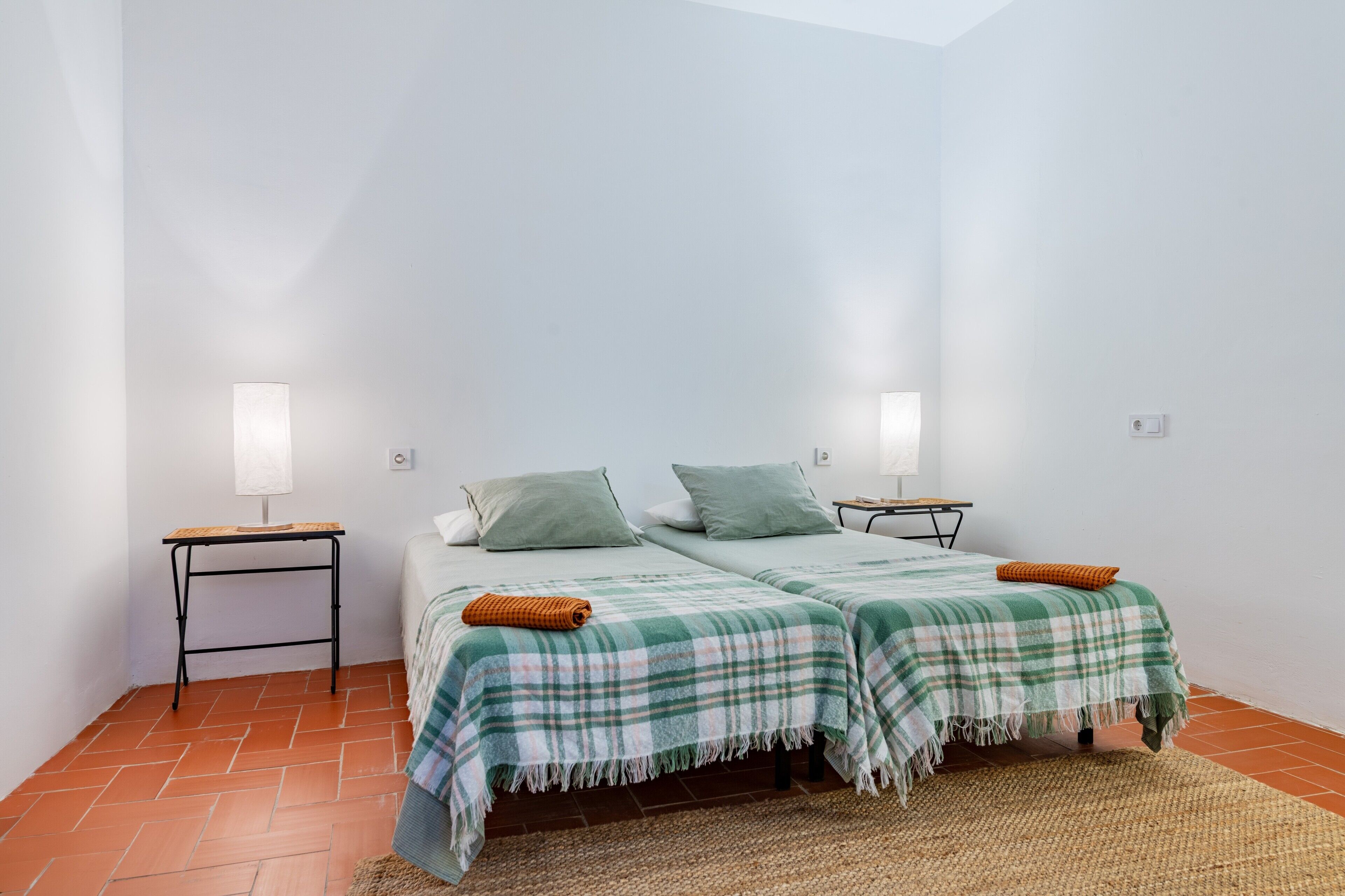 2 dormitorios, escritorio, wifi y ropa de cama