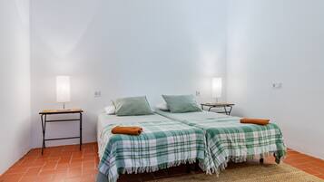 2 dormitorios, escritorio, wifi y ropa de cama