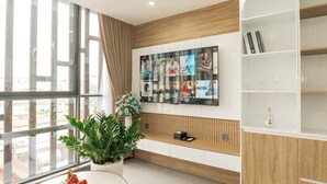 60 inci televisyen LED dengan digital, monitor komputer, pencetak