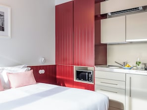 Studio supérieur | Literie de qualité, minibar, coffre-fort, décor unique