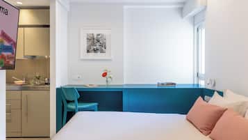 Estudio | Ropa de cama de alta calidad, minibar, caja fuerte