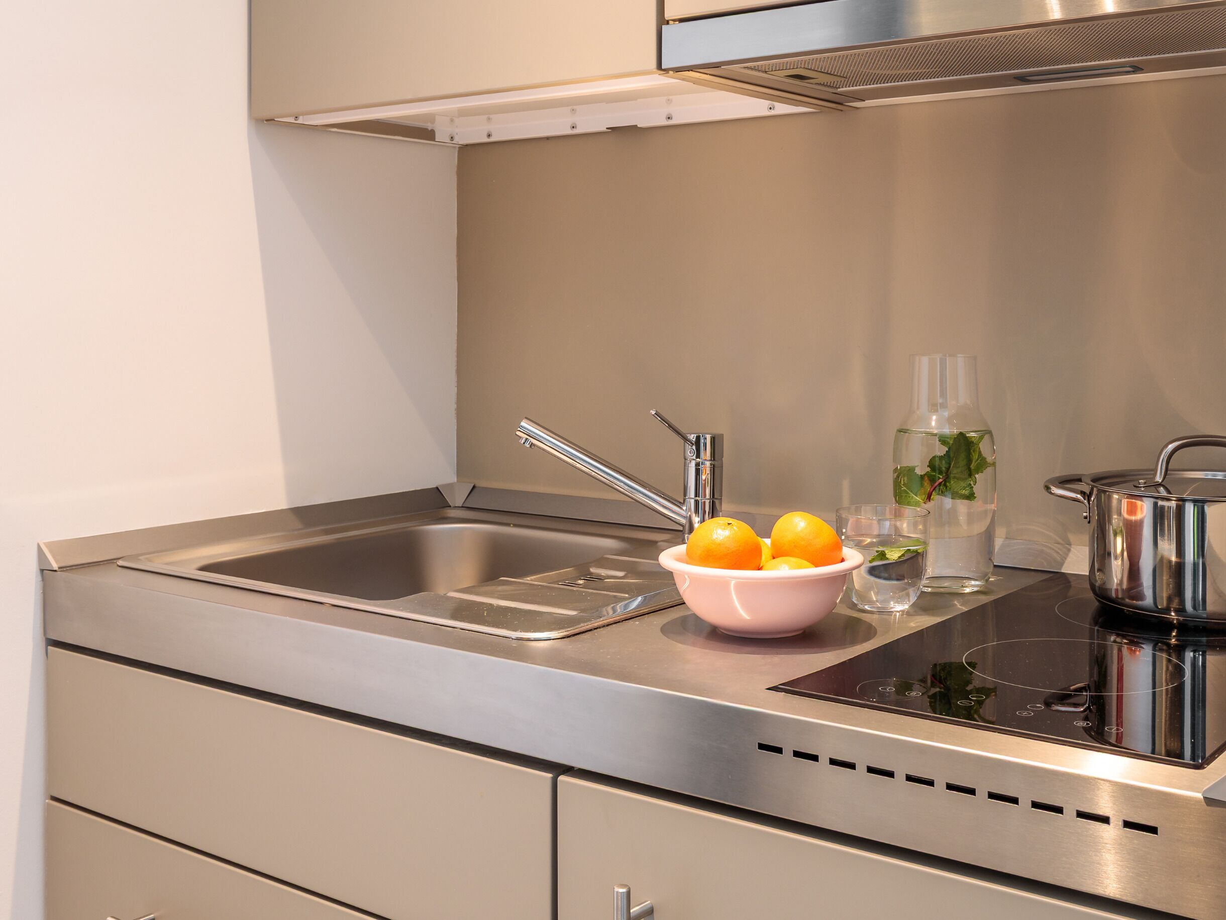 Estudio | Cocina privada | Frigobar, microondas, parrilla de estufa y lavavajillas 