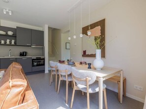 Dining - Stay in comfort in this modern, recently built holiday home with a beautiful view of the water from (Oude-Tonge)