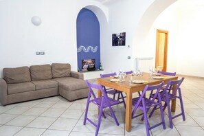Apartment, 1 Bedroom | Living area