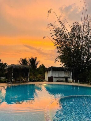 Außenpool, geöffnet von 09:00 Uhr bis 17:00 Uhr, Cabañas (kostenlos)