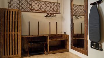 Armoire