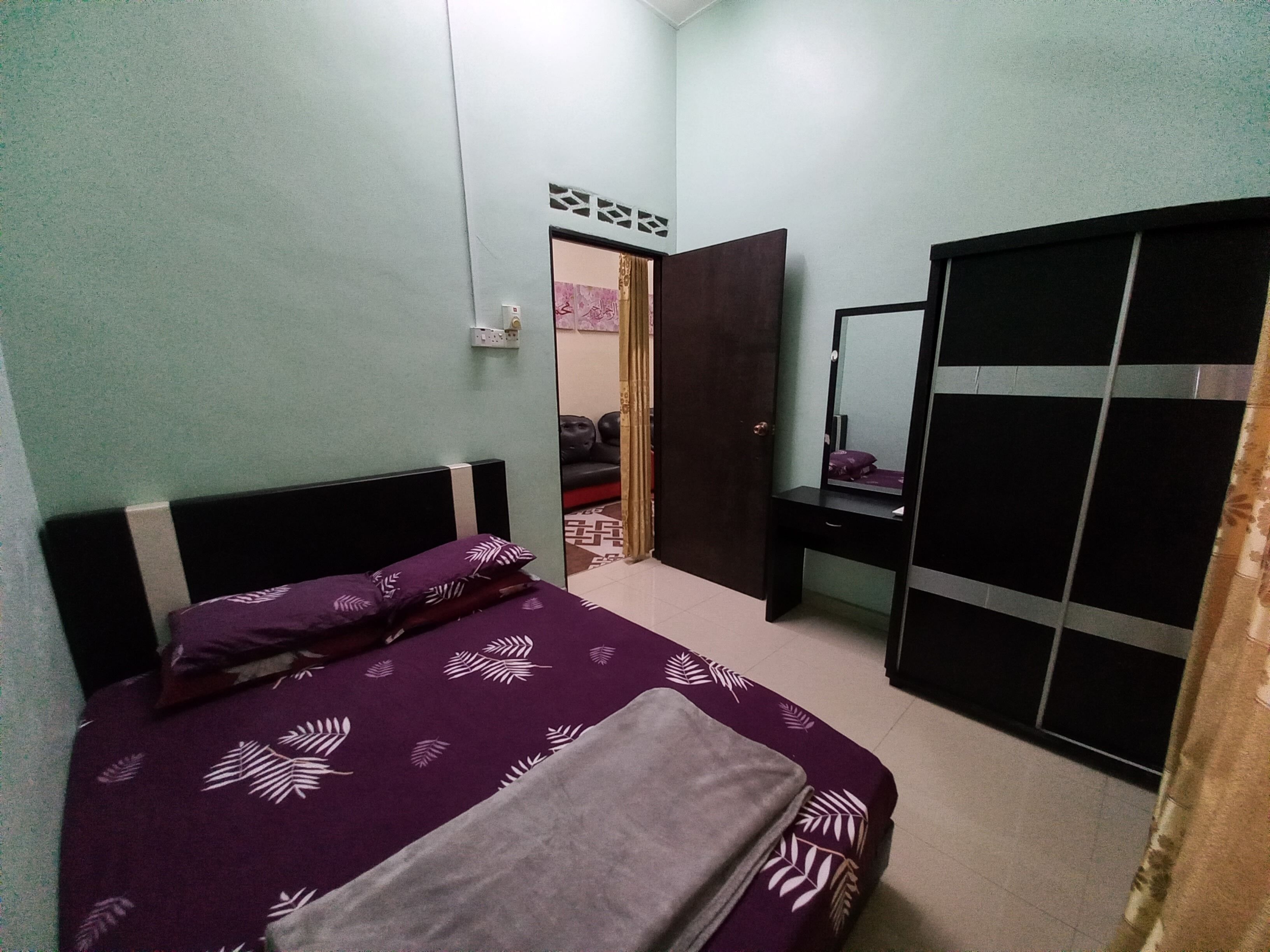 3 slaapkamers, een strijkplank/strijkijzer, wifi