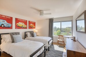 4 Schlafzimmer, Schreibtisch, Bügeleisen/Bügelbrett, kostenloses WLAN