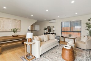 Smart TV, offices