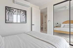 5 bedrooms, desk, iron/ironing board, travel cot