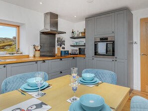 Lave-vaisselle, chaise haute