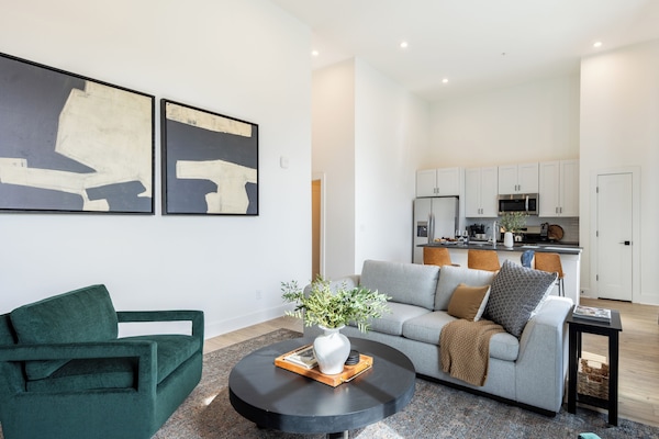 Open layout. (The Heights 201)