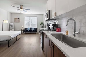 Iron/ironing board, WiFi, bed sheets, wheelchair access