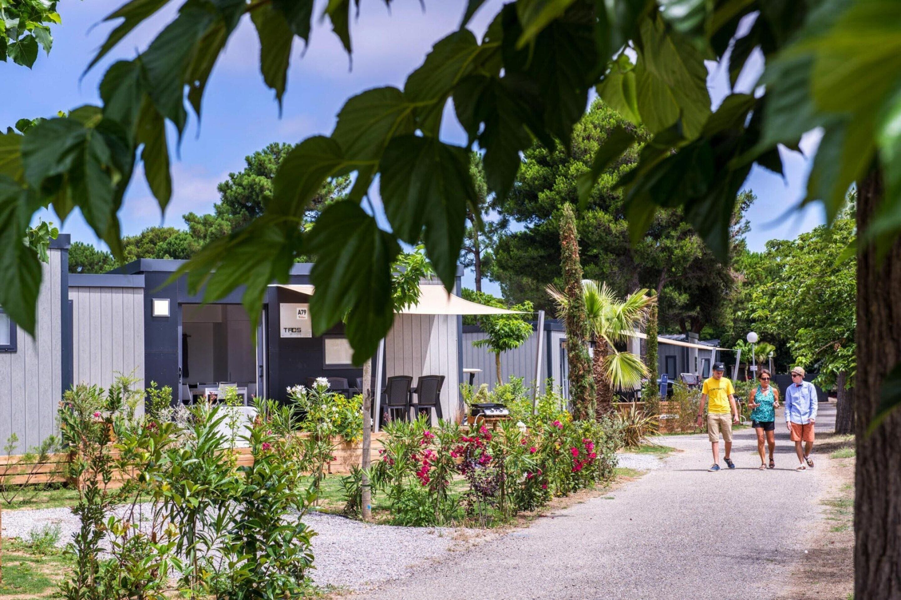 Comfort Mobile Home, 3 Bedrooms | Garden