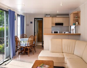 Luxury Mobile Home, 3 Bedrooms | Living room - Mobile Home With Terrace at Domaine Les Muriers, Vendres-plage (Vendres)