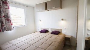 Classic Mobile Home, 4 Bedrooms | 14 bilik tidur, dilengkapkan perabot secara berasingan 