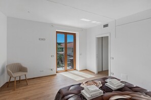 4 bedrooms, WiFi, bed sheets