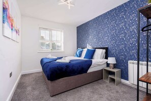 3 bedrooms, desk, iron/ironing board, WiFi