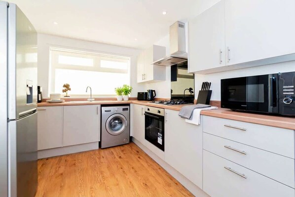 Unclassified image, 1 of 19, button