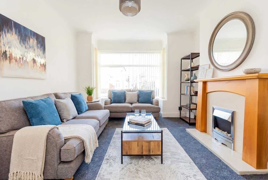 Spacious 3 Bed Doncaster Home W Garden & Parking - Doncaster