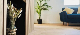 Luxury 3 bedroom Bungalow w Parking in Farnborough