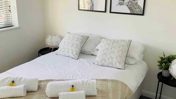 3 bedrooms, desk, iron/ironing board, WiFi