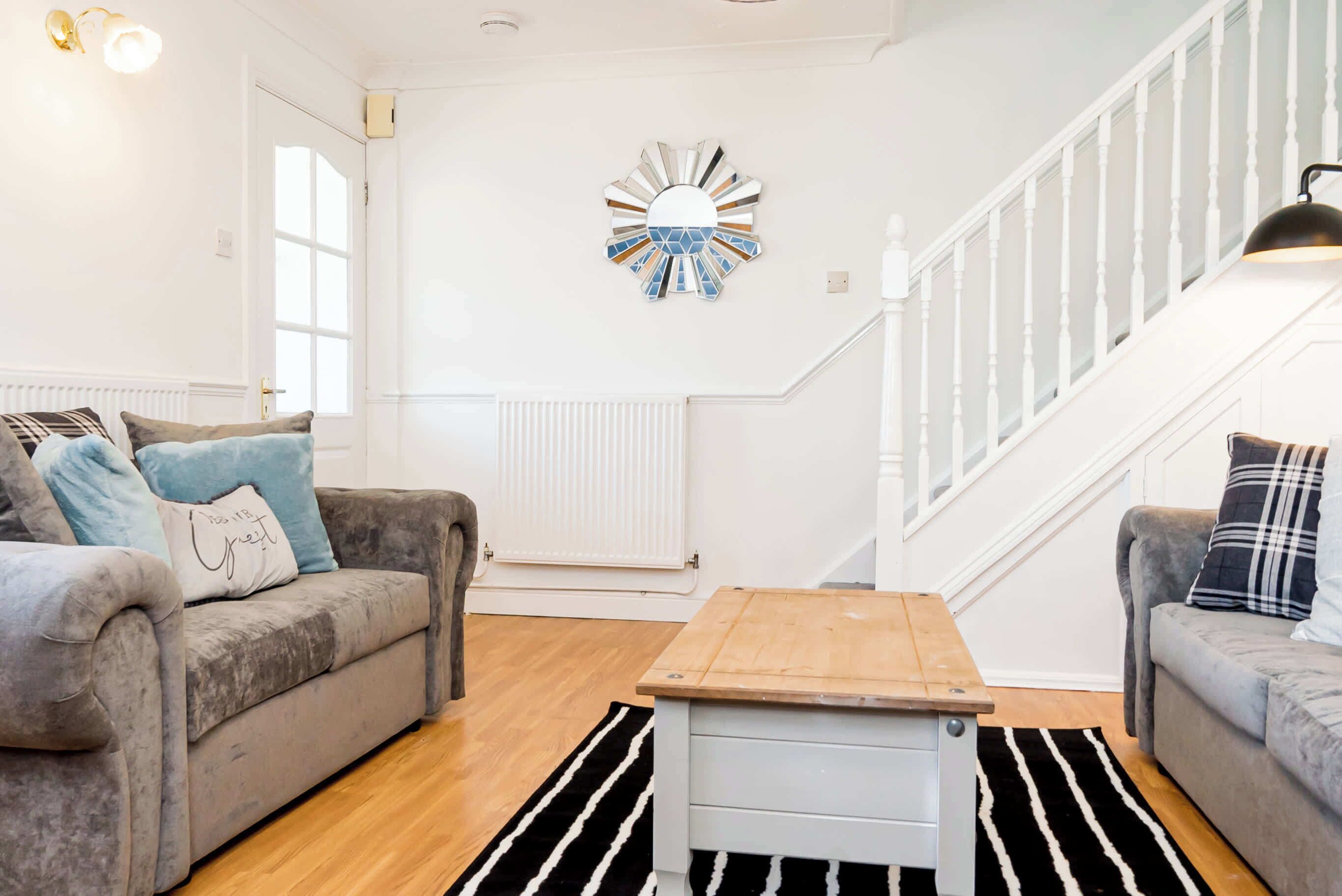 Televisión y oficina 