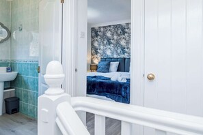 4 bedrooms, desk, iron/ironing board, WiFi - Modern and Spacious 4 Bedroom Home in Ipswich (Ipswich)