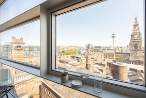 Interior - Stunning Skyline 1BR Liverpool Apartment w Parking (Liverpool)