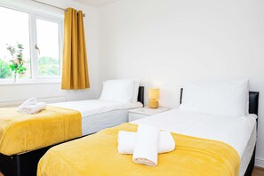 4 bedrooms, desk, iron/ironing board, WiFi