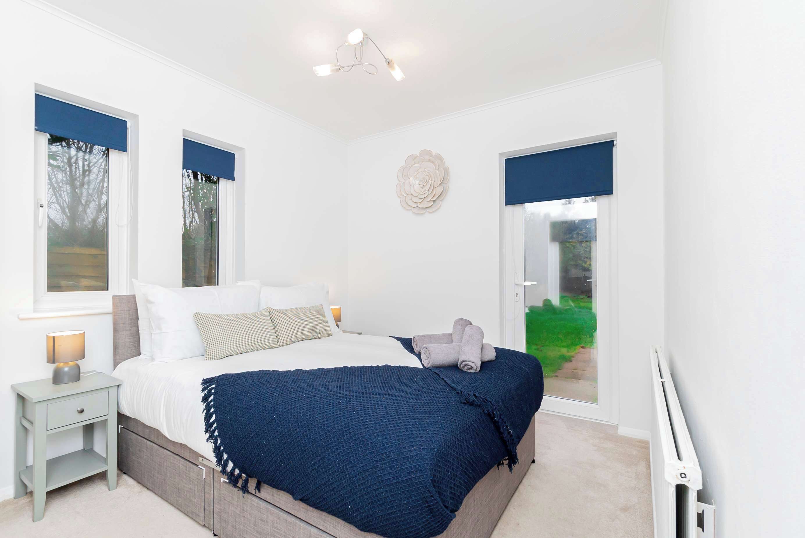 4 bedrooms, desk, iron/ironing board, WiFi