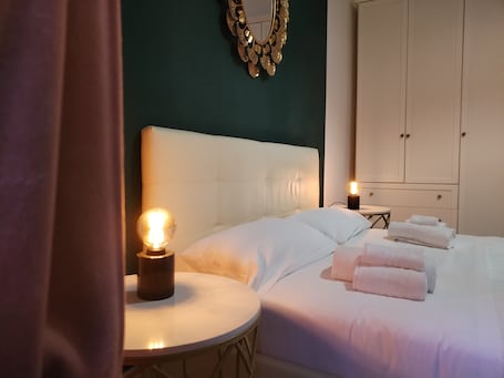 Quarto casal standard, banheiro privativo | Frigobar, cofres nos quartos, escrivaninha