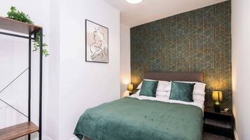 3 bedrooms, desk, iron/ironing board, WiFi
