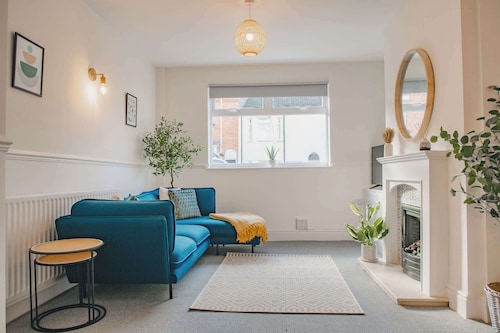 Modern 3 Bedroom Home in Central Rugby