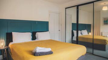3 bedrooms, desk, iron/ironing board, WiFi